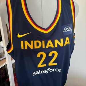 NWT Caitlin Clark jersey
